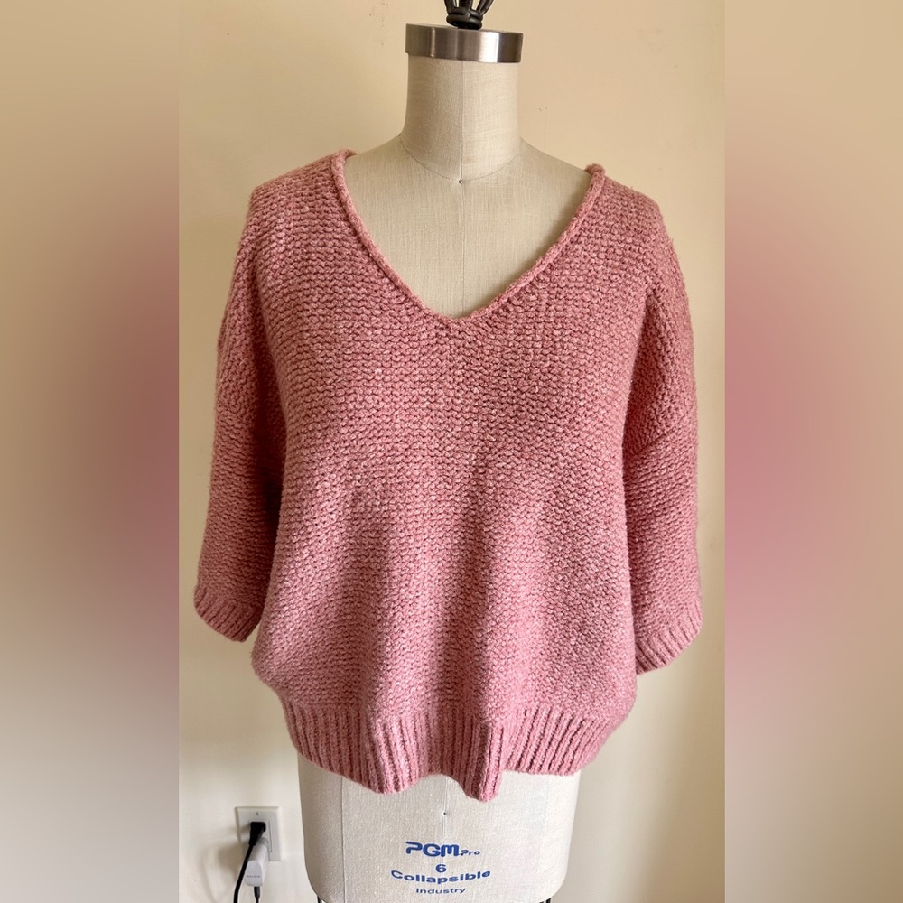 Carve Designs Pink V-Neck Women's Sweater Size Small